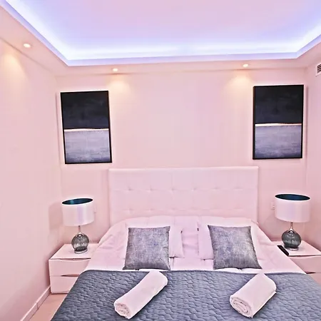 Lejlighed First Line Luxury Penthouse, Puerto Banus, Marbella