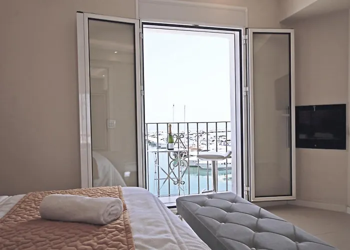 - Frontline 2br Penthouse, Puerto Banus Apartament *