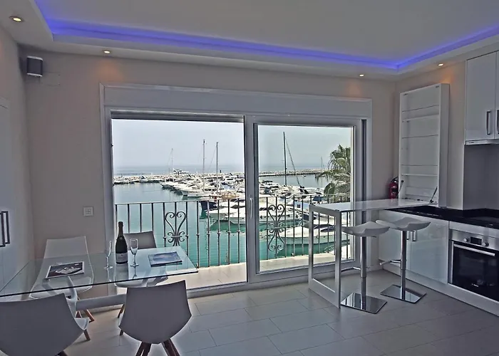 Apartament - Frontline 2br Penthouse, Puerto Banus *