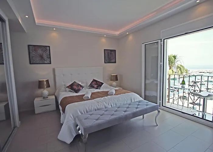 Apartament - Frontline 2br Penthouse, Puerto Banus