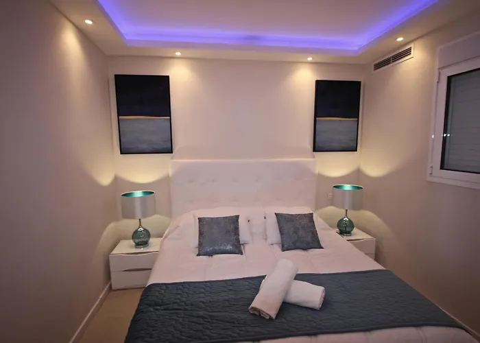 - Frontline 2br Penthouse, Puerto Banus Apartament