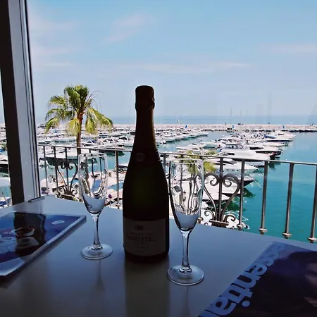 Marbella Home Rentals - Frontline 2Br Penthouse, Puerto Banus * Марбелья