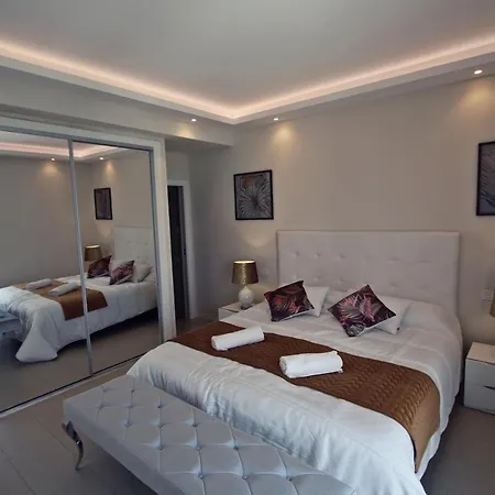 Апартаменты Marbella Home Rentals - Frontline 2Br Penthouse, Puerto Banus *