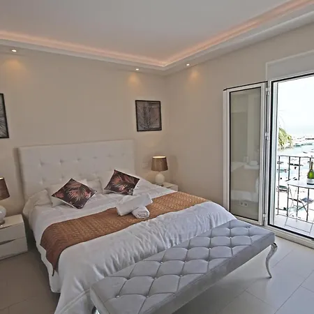 First Line Luxury Penthouse, Puerto Banus, Apartment