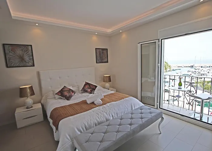- Frontline 2br Penthouse, Puerto Banus Apartment